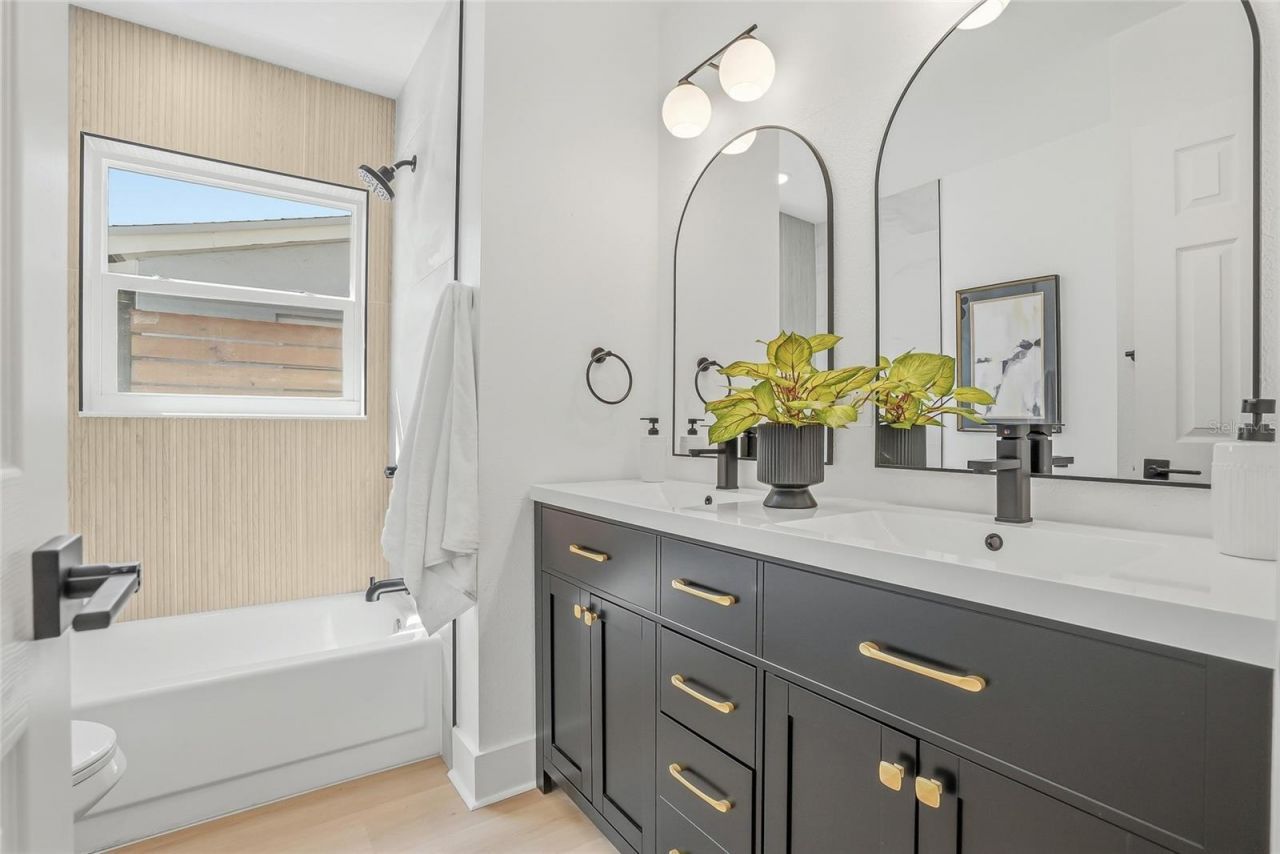 1339 35th Street N, Saint Petersburg, FL 33713 Photo