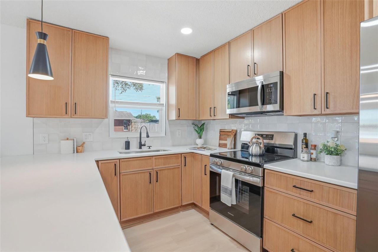 1339 35th Street N, Saint Petersburg, FL 33713 Photo