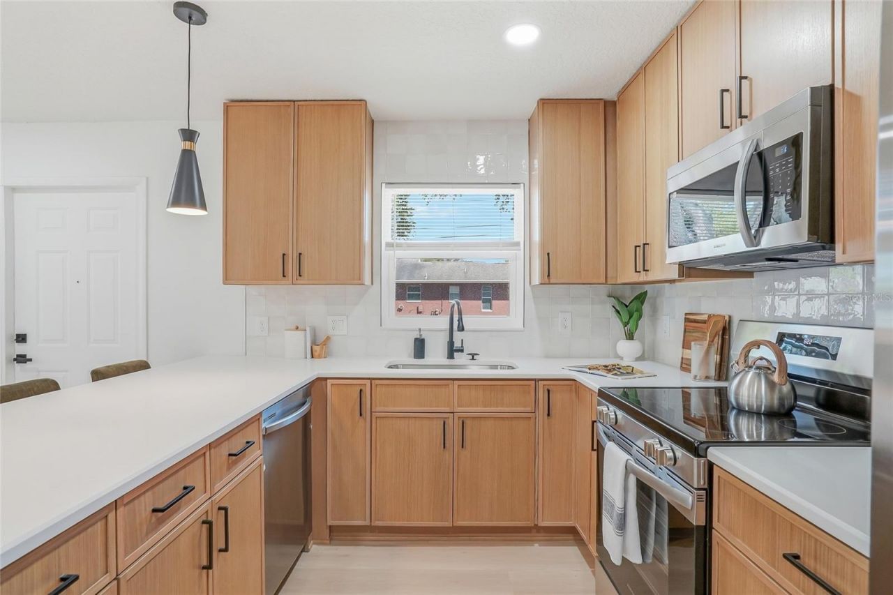 1339 35th Street N, Saint Petersburg, FL 33713 Photo