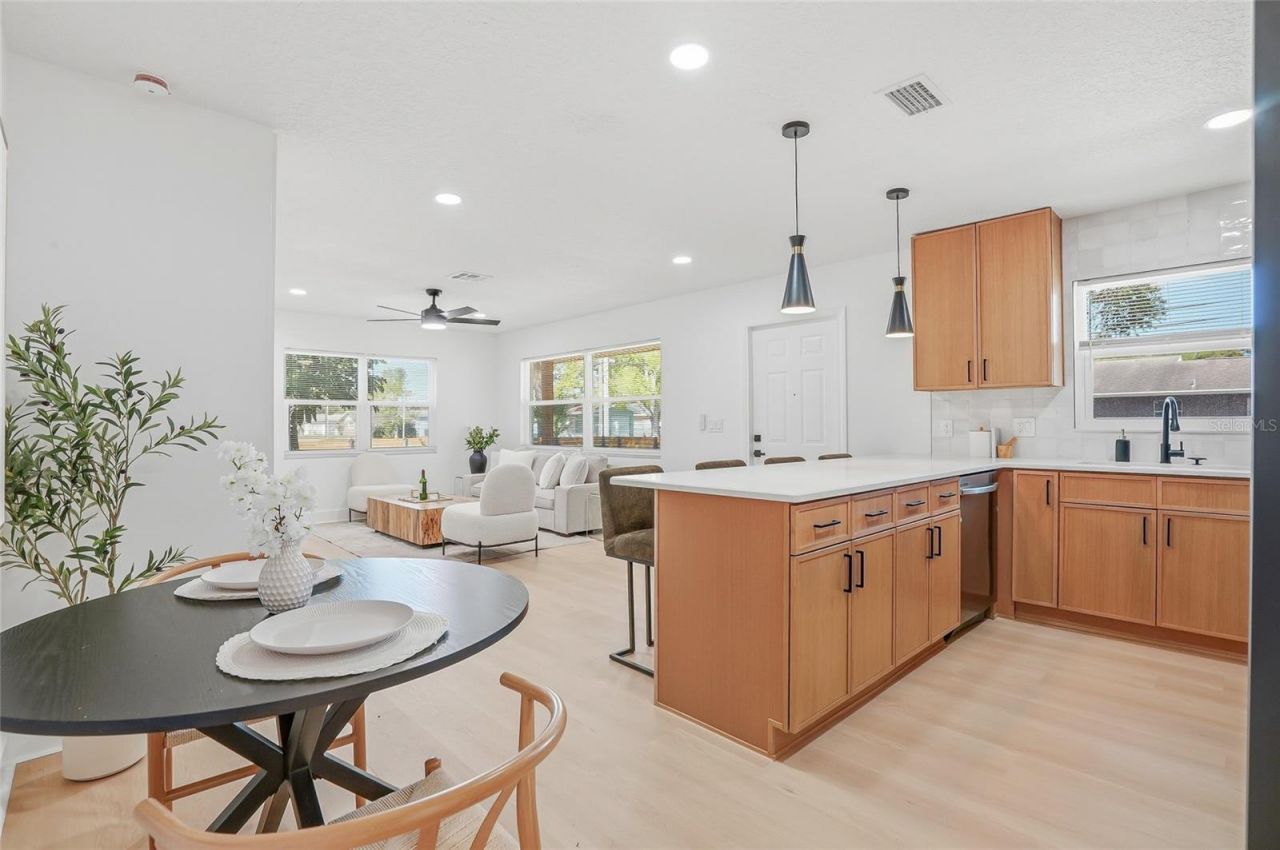 1339 35th Street N, Saint Petersburg, FL 33713 Photo