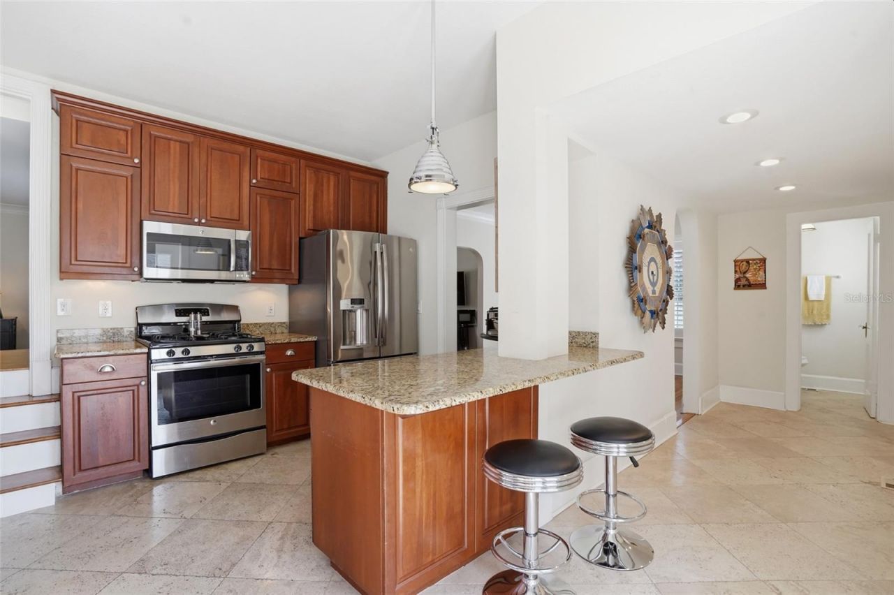 126 22nd Avenue Ne, Saint Petersburg, FL 33704 Photo