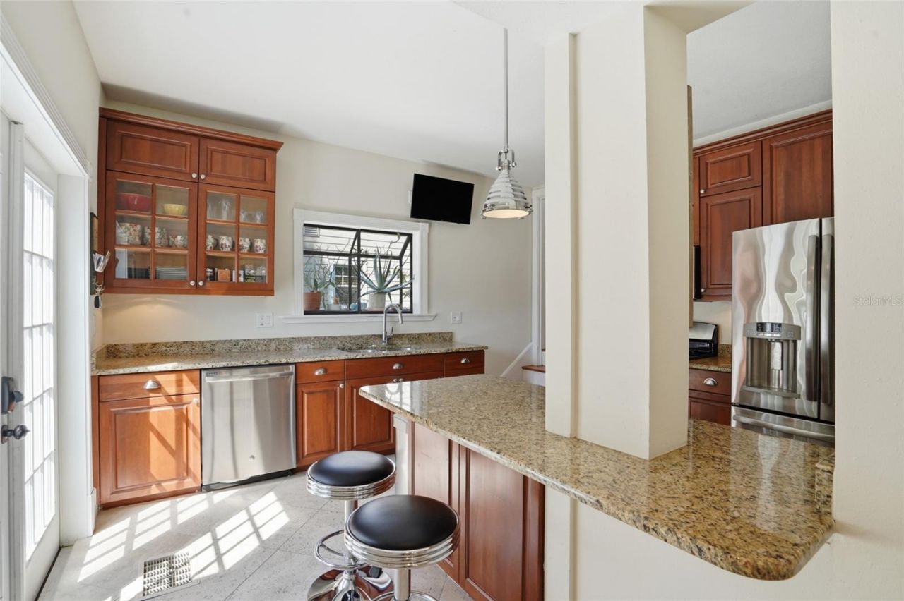 126 22nd Avenue Ne, Saint Petersburg, FL 33704 Photo