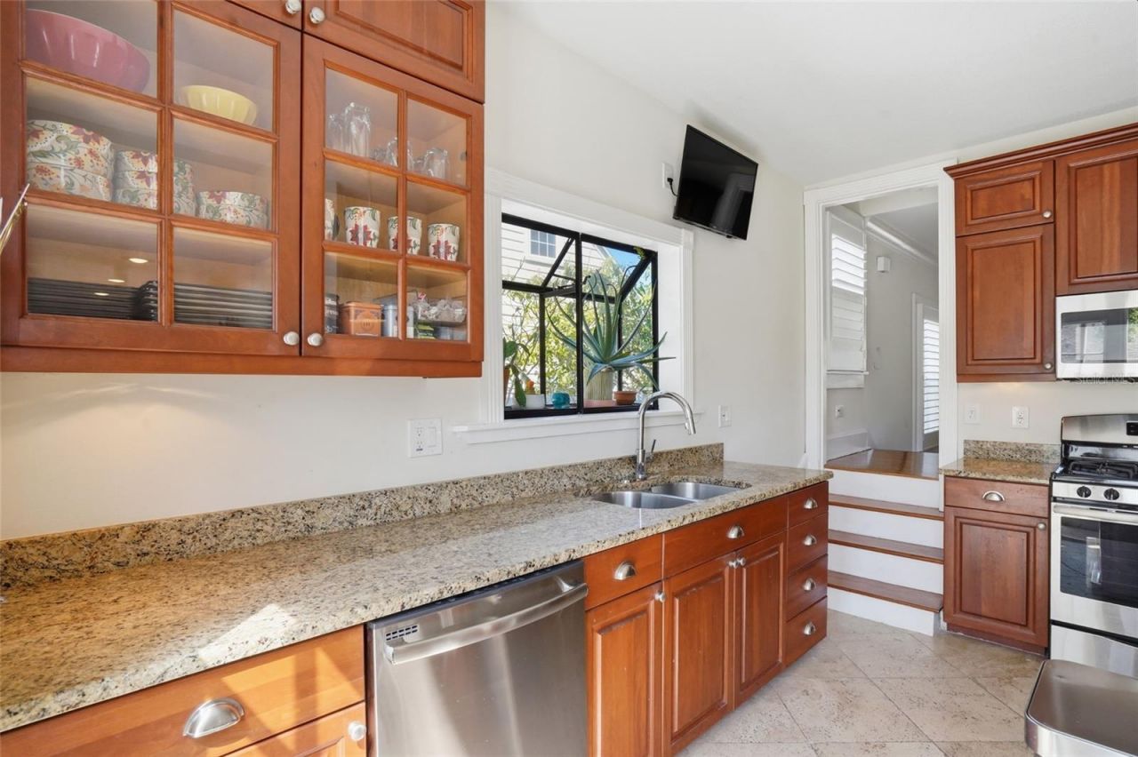 126 22nd Avenue Ne, Saint Petersburg, FL 33704 Photo