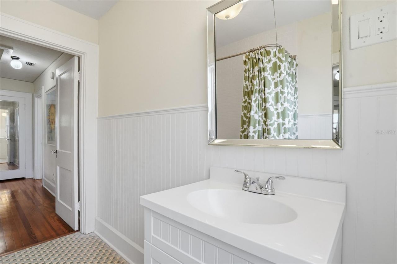 126 22nd Avenue Ne, Saint Petersburg, FL 33704 Photo