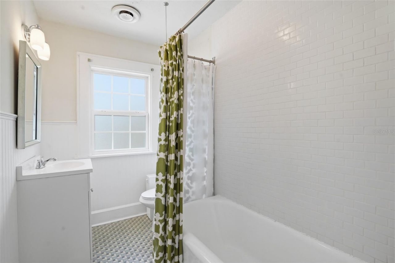 126 22nd Avenue Ne, Saint Petersburg, FL 33704 Photo