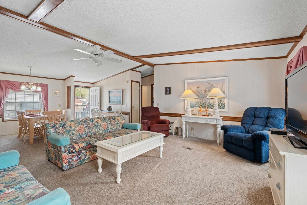 9700 Kings Rd.  Photo 10