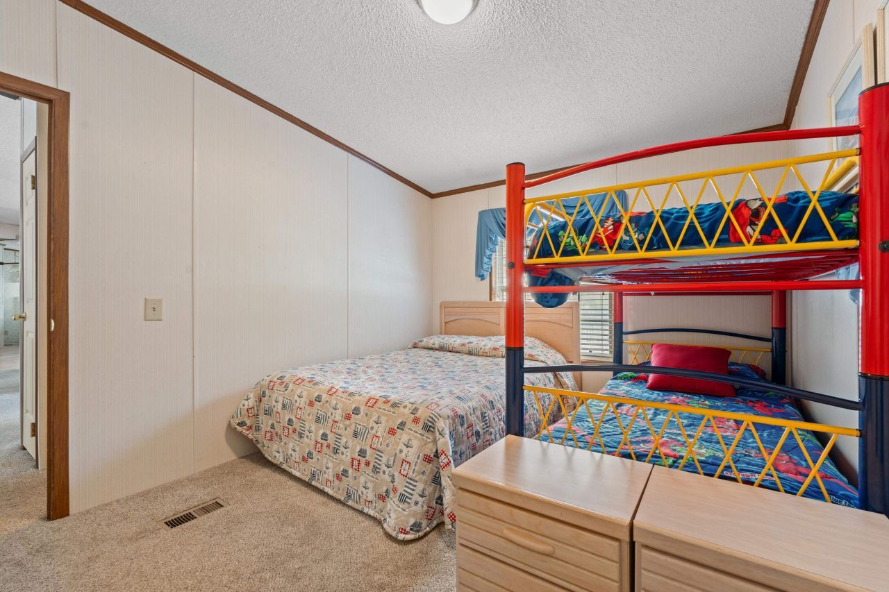 9700 Kings Rd.  Photo 21