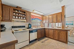 9700 Kings Rd.  photo 4