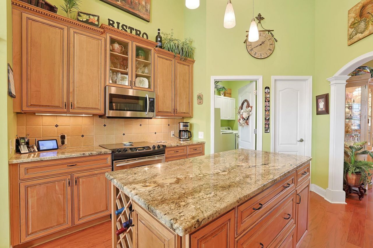 9461 Carrington Dr. Photo 15