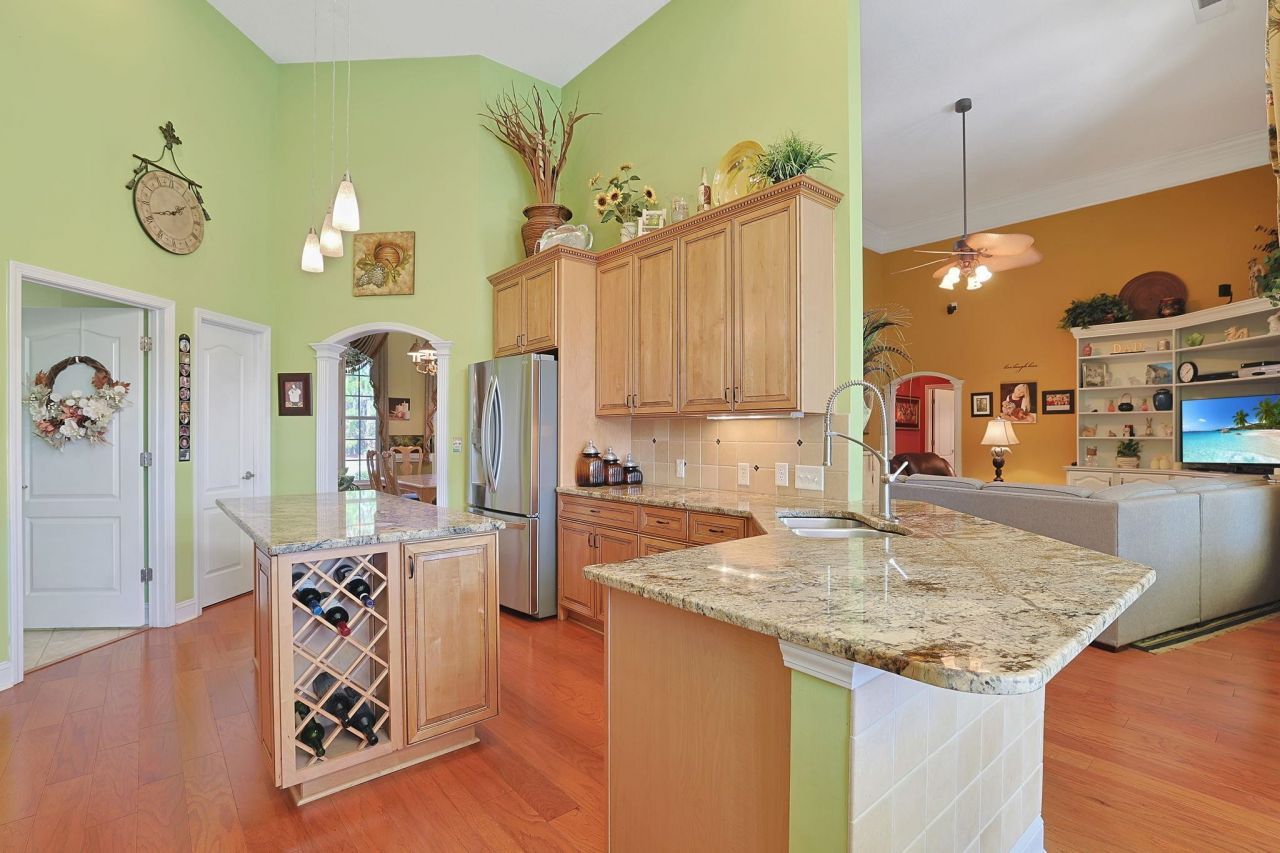 9461 Carrington Dr. Photo 16