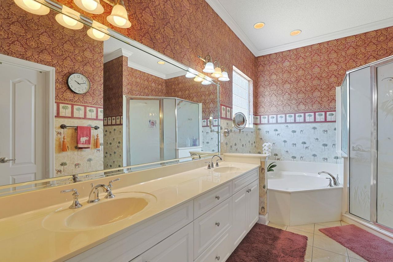 9461 Carrington Dr. Photo 22