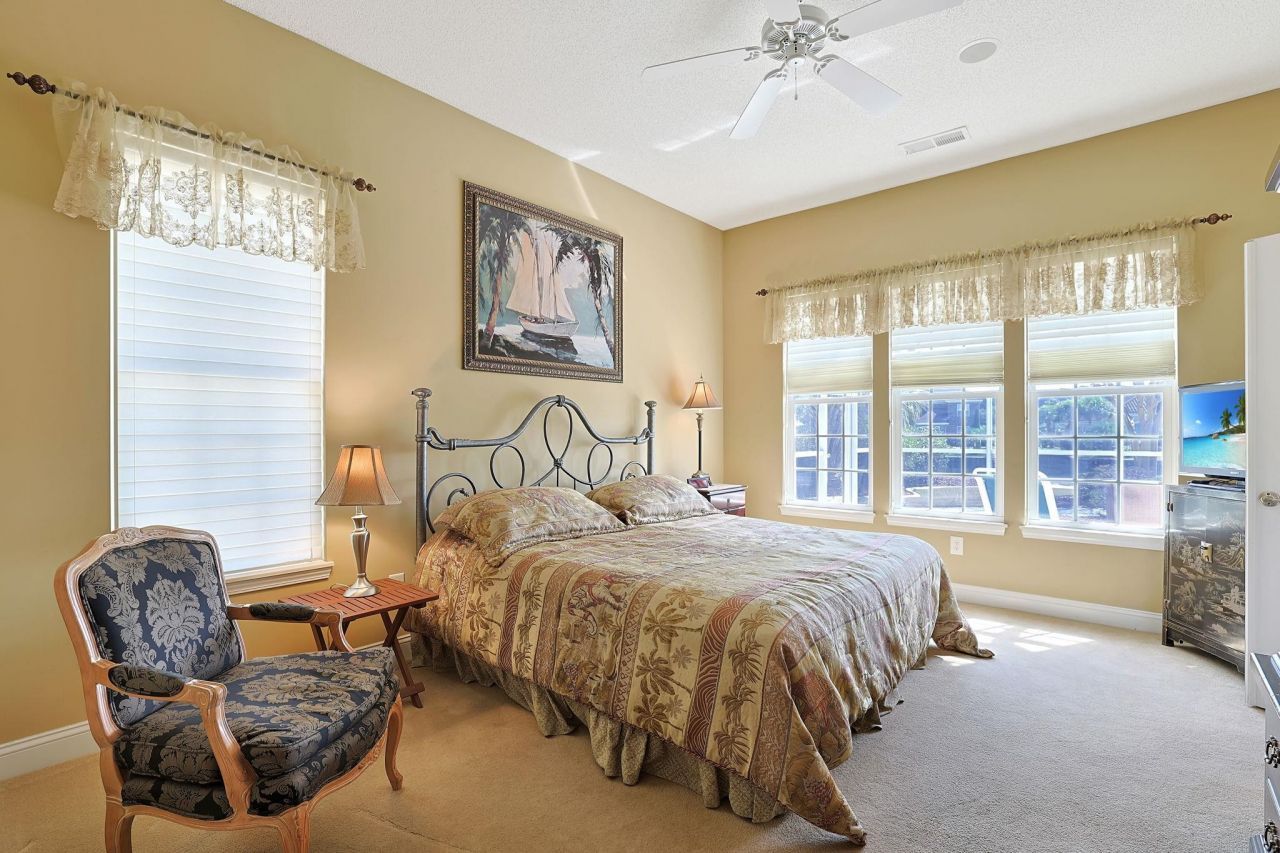 9461 Carrington Dr. Photo 24