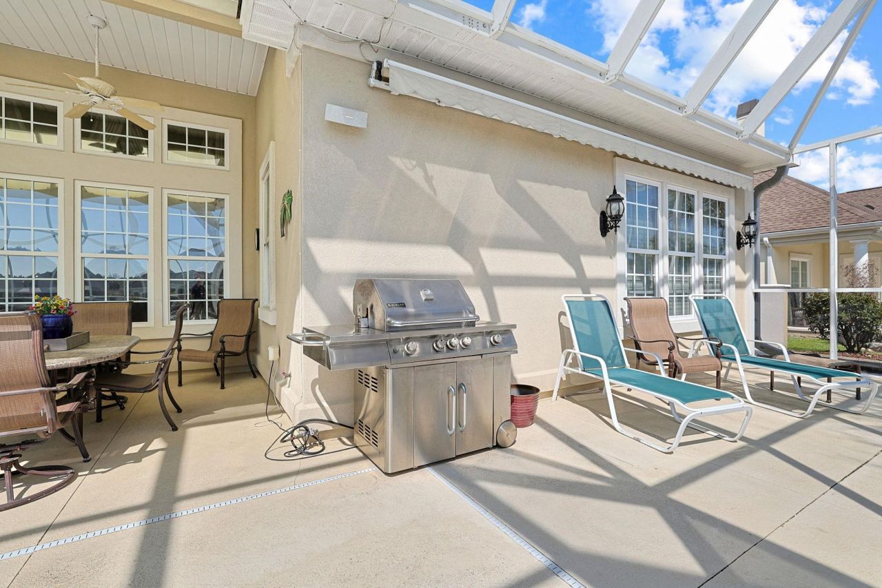 9461 Carrington Dr. Photo 33