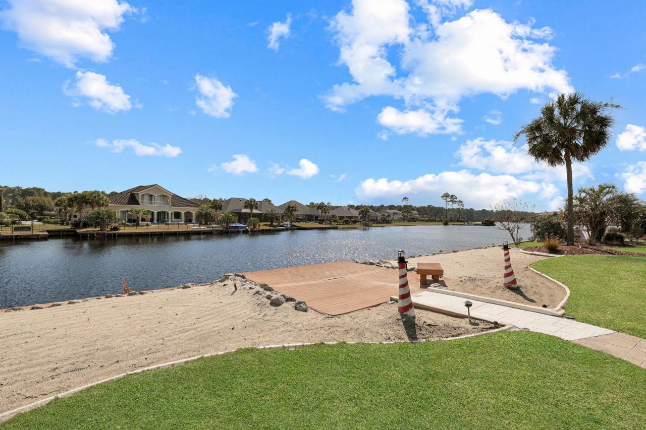 9461 Carrington Dr. Photo 37