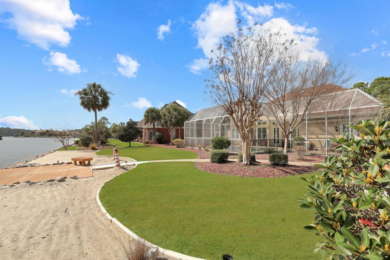 9461 Carrington Dr. Photo 38