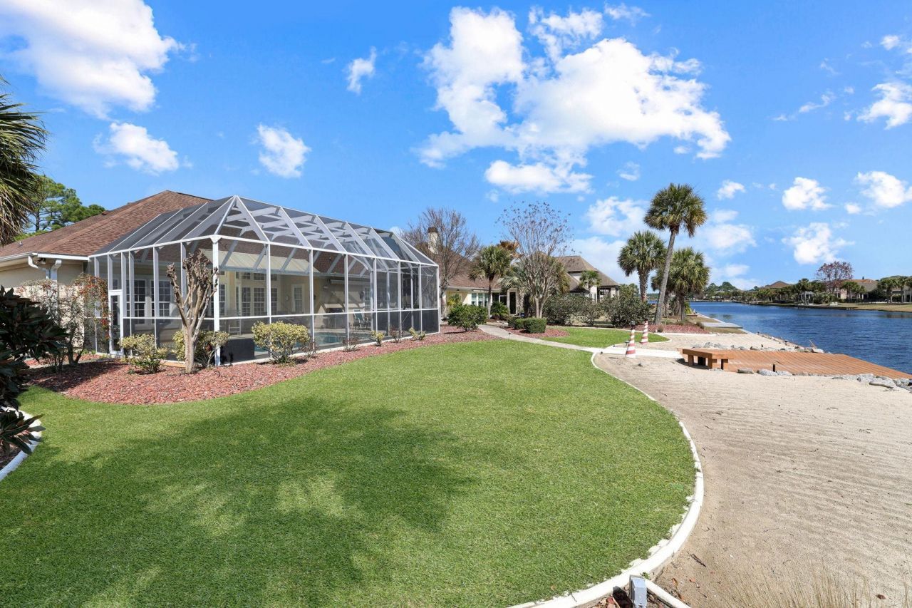 9461 Carrington Dr. Photo 40