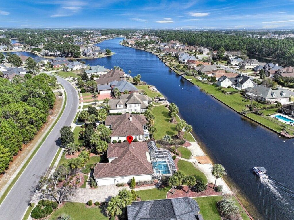 9461 Carrington Dr. Photo 43