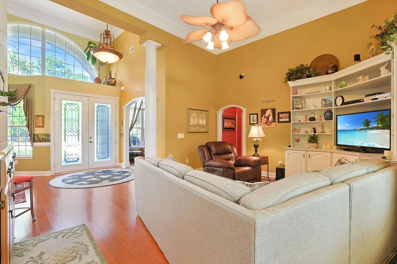 9461 Carrington Dr. Photo 8