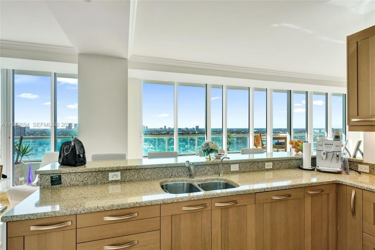 1 N Fort Lauderdale Beach Blvd, Unit 1806, Fort Lauderdale, FL 33304 Photo