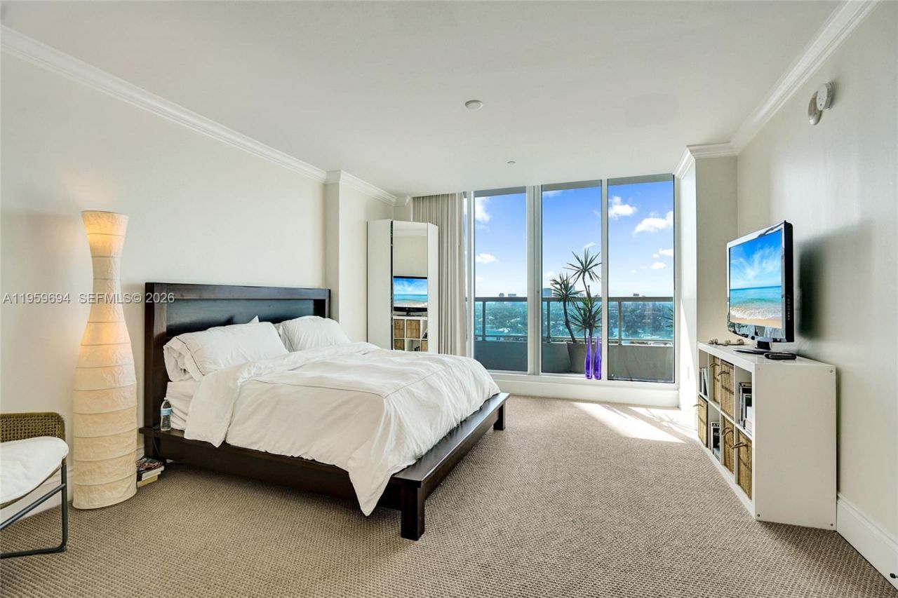 1 N Fort Lauderdale Beach Blvd, Unit 1806, Fort Lauderdale, FL 33304 Photo