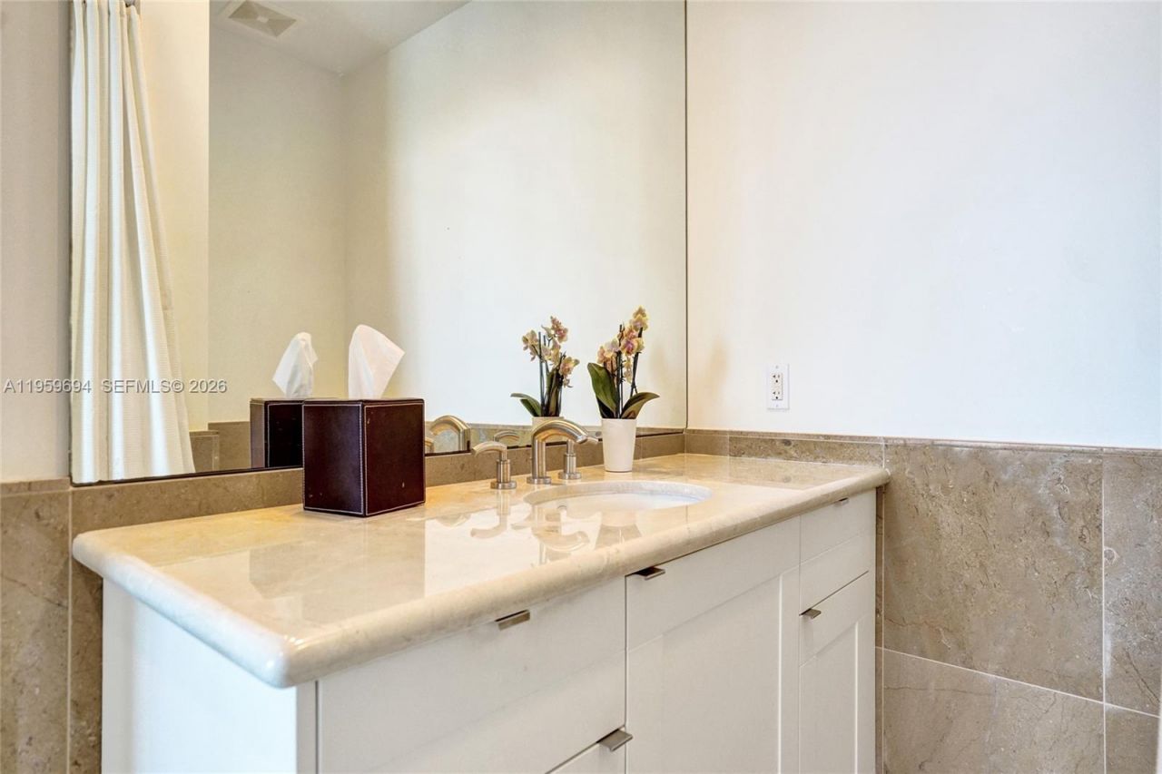 1 N Fort Lauderdale Beach Blvd, Unit 1806, Fort Lauderdale, FL 33304 Photo