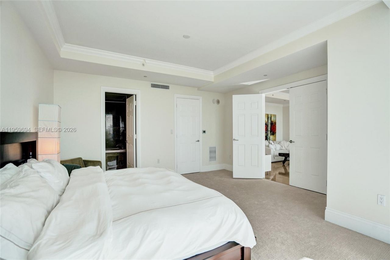 1 N Fort Lauderdale Beach Blvd, Unit 1806, Fort Lauderdale, FL 33304 Photo