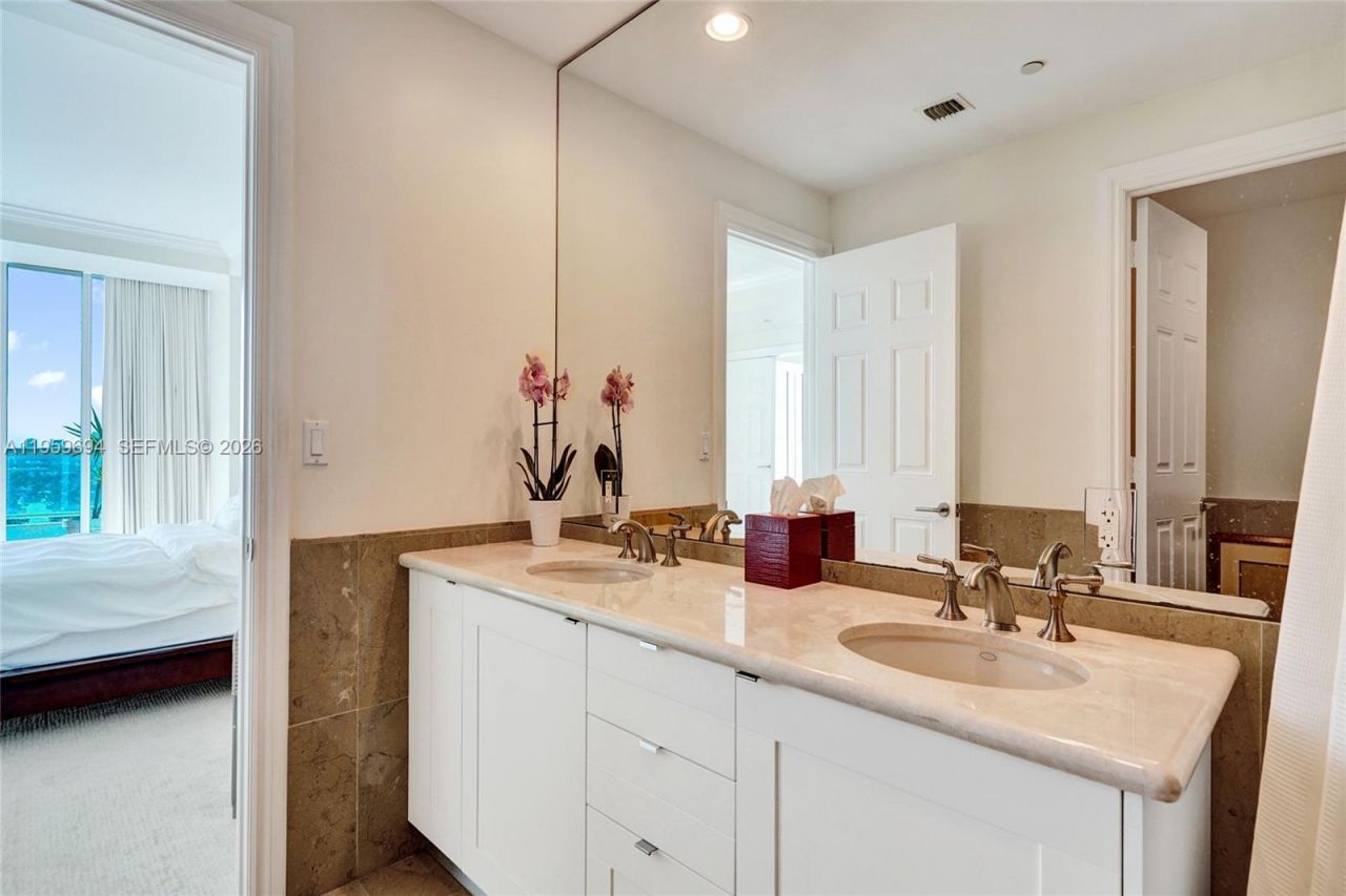 1 N Fort Lauderdale Beach Blvd , Unit 1806, Fort Lauderdale, FL 33304 Photo