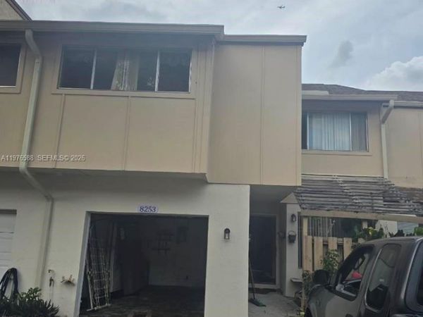 8253 NW 9th Ct , Unit 2, Plantation, FL 33324