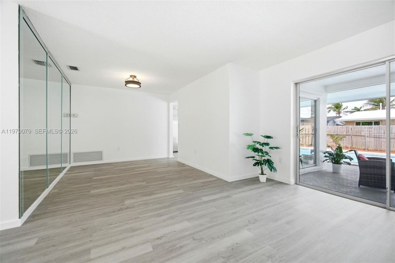 9241 Sunset Strip , Sunrise, FL 33322 Photo