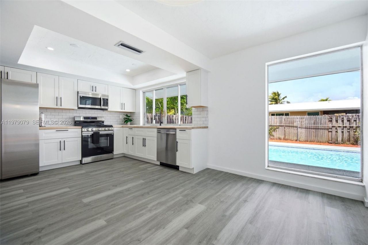 9241 Sunset Strip , Sunrise, FL 33322 Photo