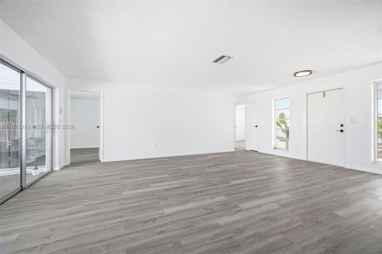 9241 Sunset Strip , Sunrise, FL 33322 Photo