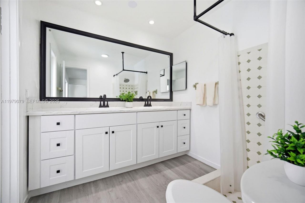 9241 Sunset Strip , Sunrise, FL 33322 Photo