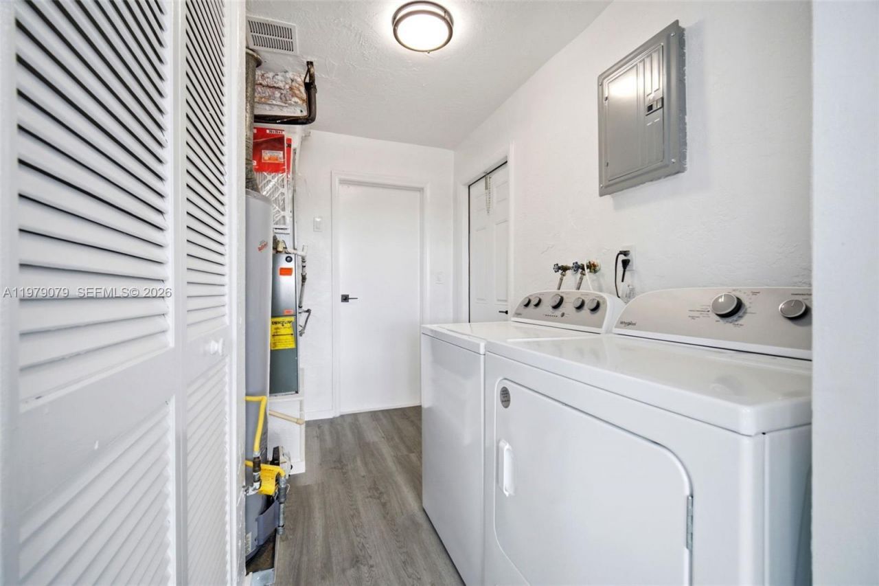 9241 Sunset Strip , Sunrise, FL 33322 Photo