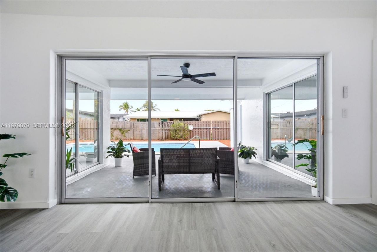 9241 Sunset Strip , Sunrise, FL 33322 Photo