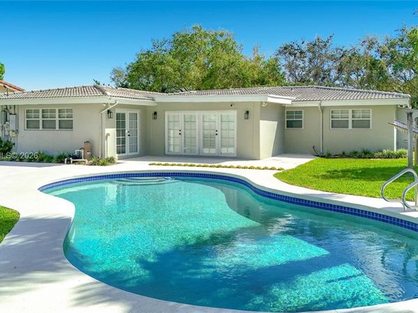 2533 NE 21st Ter, Lighthouse Point, FL 33064