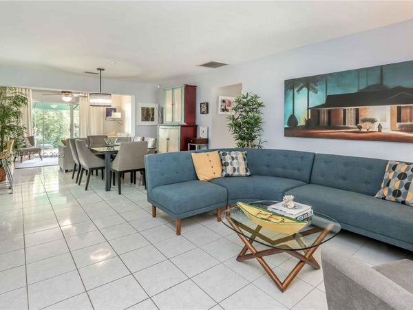 2209 N 15th Ave , Hollywood, FL 33020