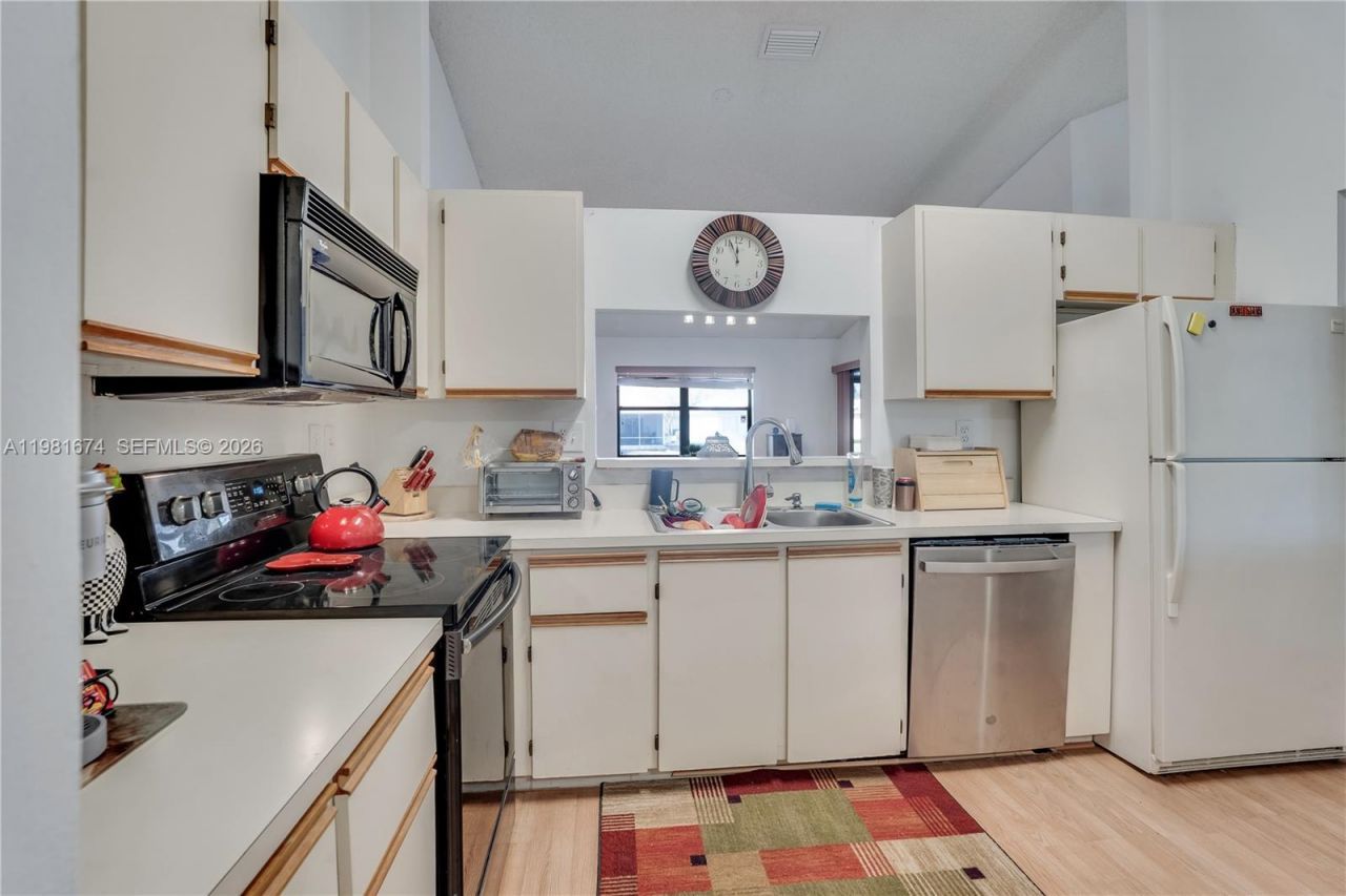 7641 NW 99th Ave, Tamarac, FL 33321 Photo