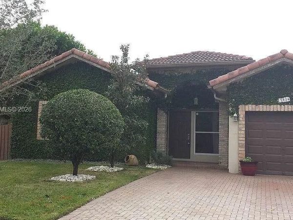 15826 SW 138th Ter , Miami, FL 33196