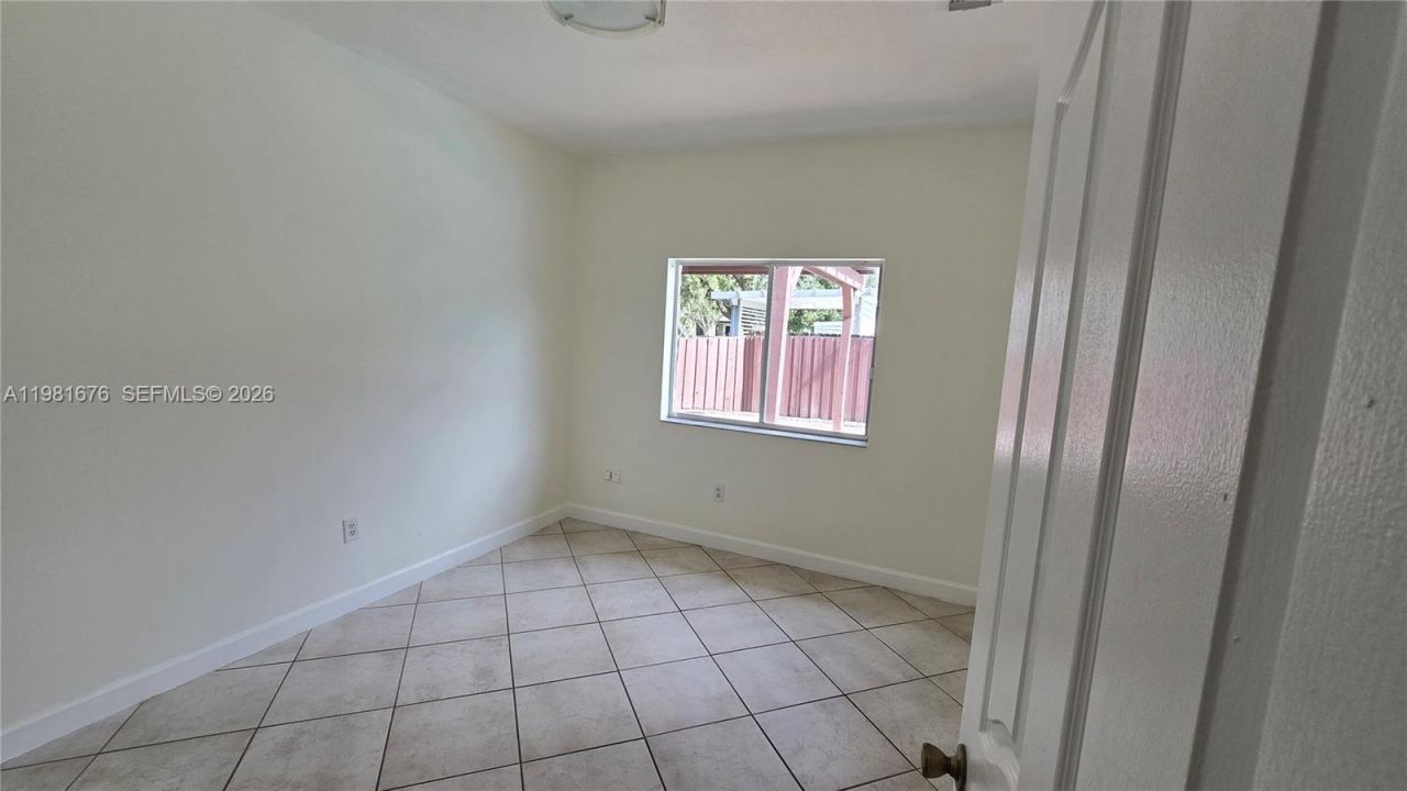 15826 SW 138th Ter, Miami, FL 33196 Photo