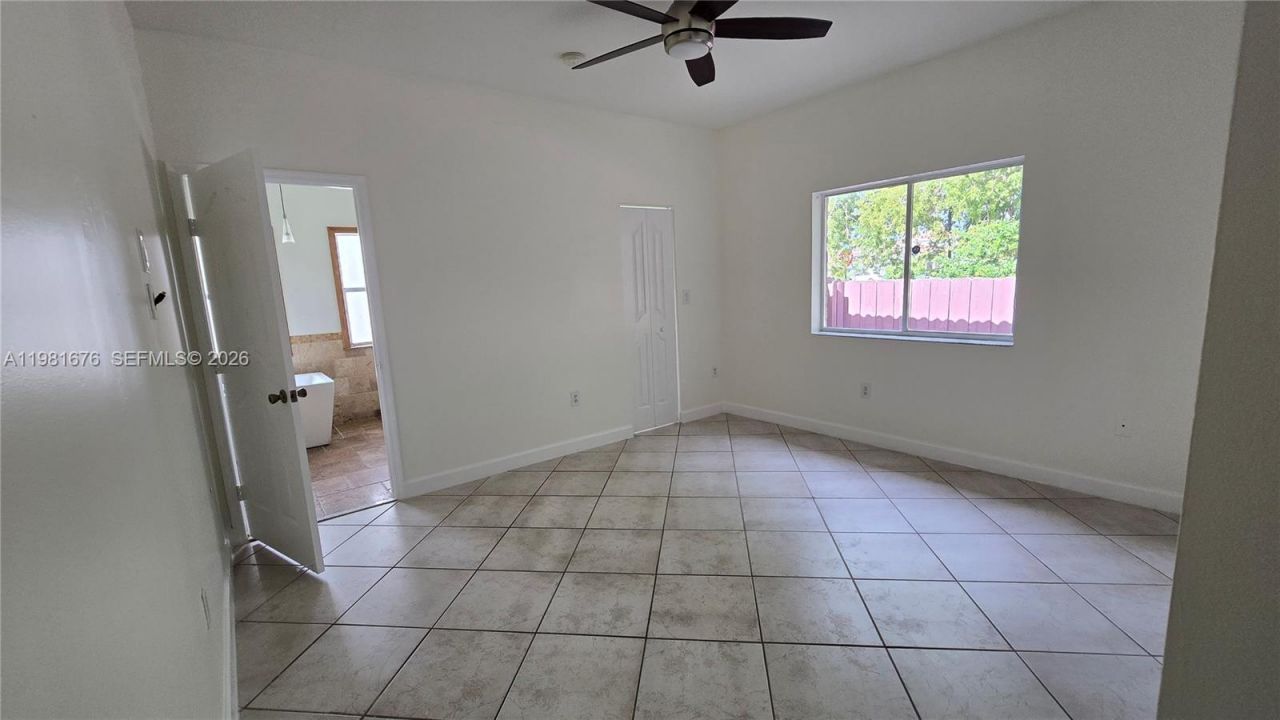 15826 SW 138th Ter, Miami, FL 33196 Photo