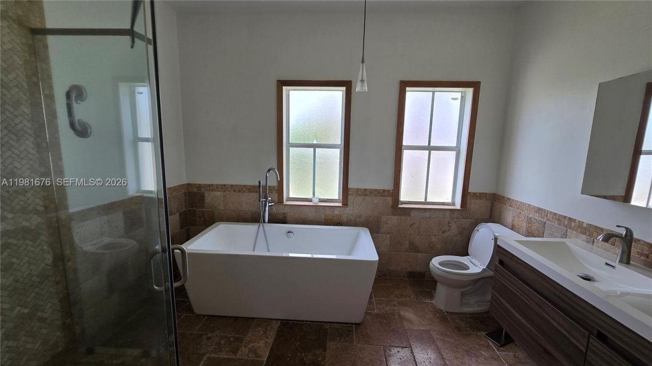 15826 SW 138th Ter, Miami, FL 33196 Photo