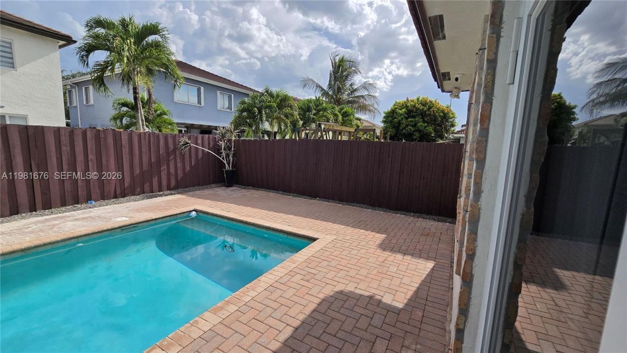 15826 SW 138th Ter, Miami, FL 33196 Photo