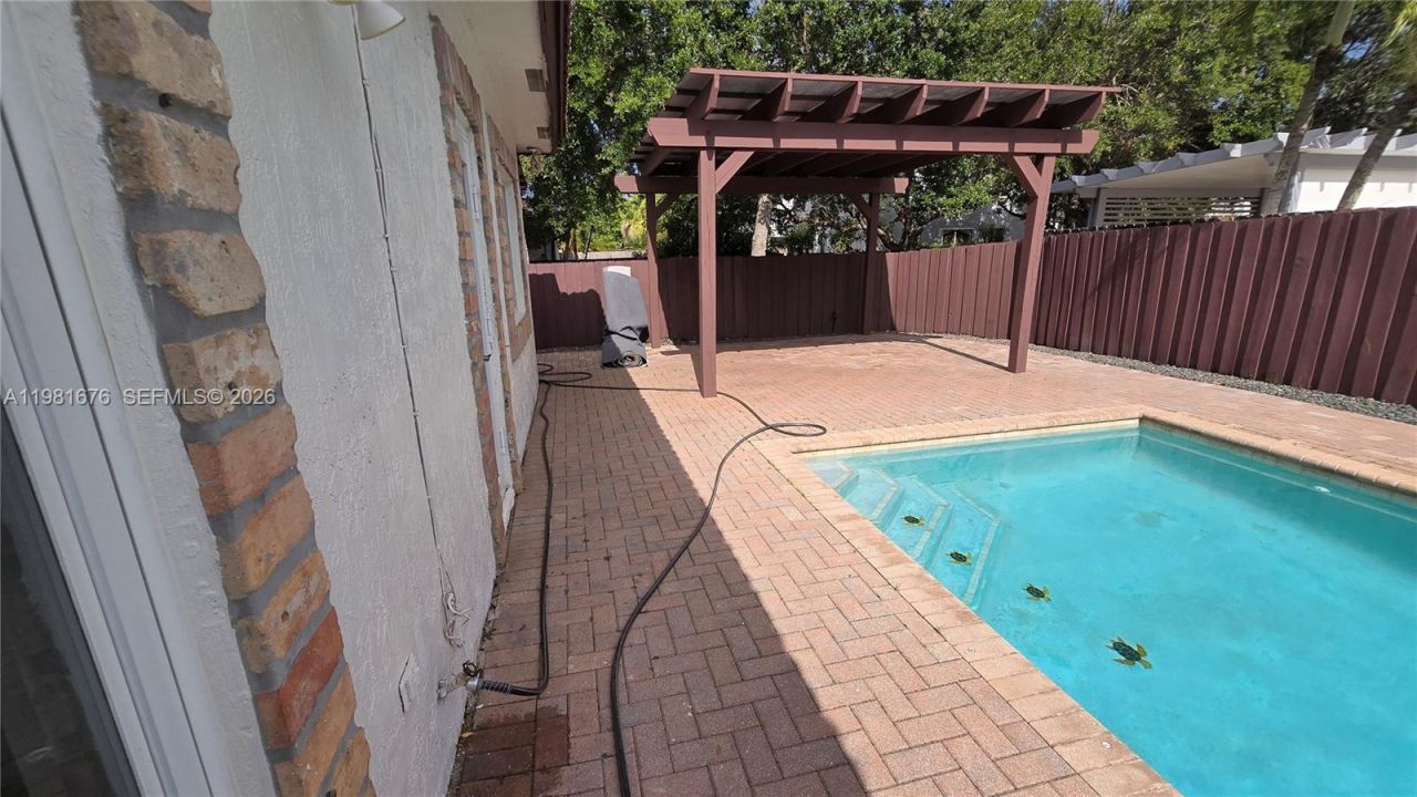 15826 SW 138th Ter, Miami, FL 33196 Photo