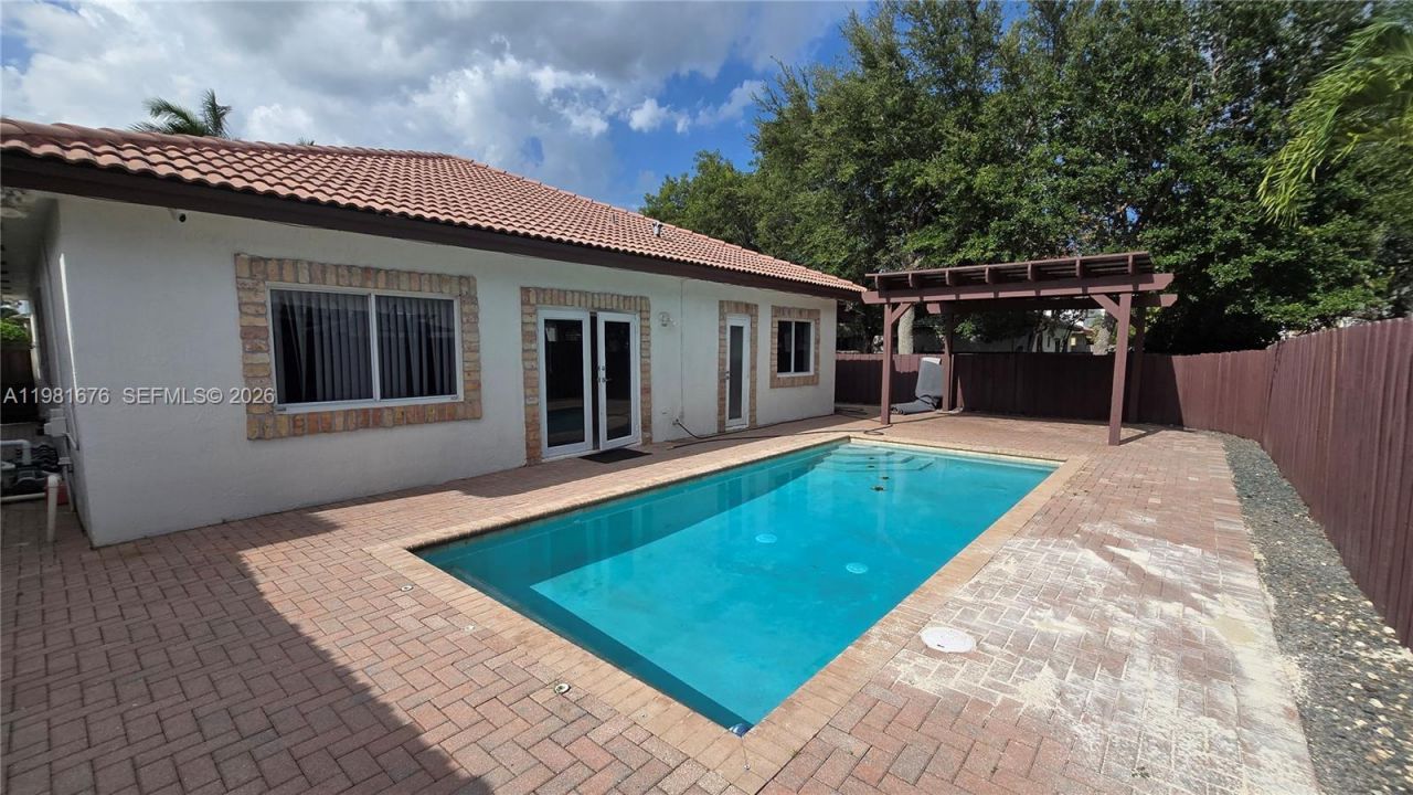 15826 SW 138th Ter, Miami, FL 33196 Photo