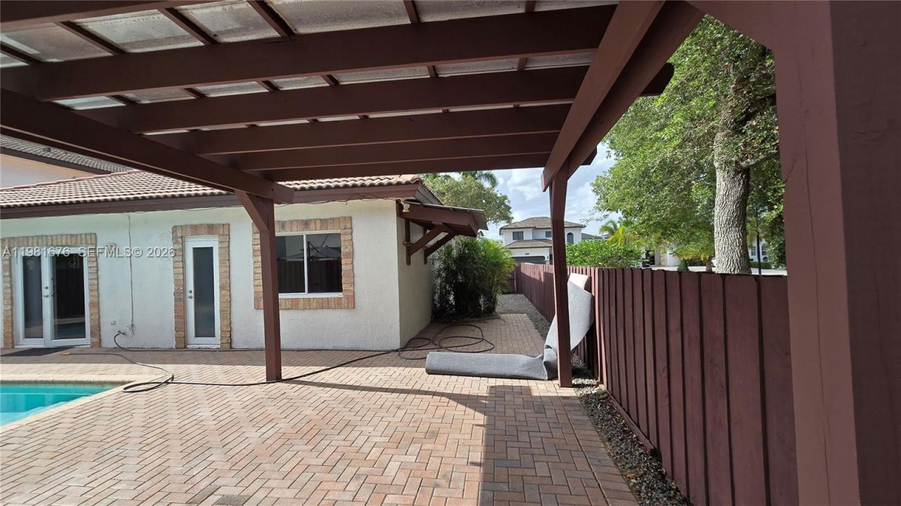 15826 SW 138th Ter, Miami, FL 33196 Photo