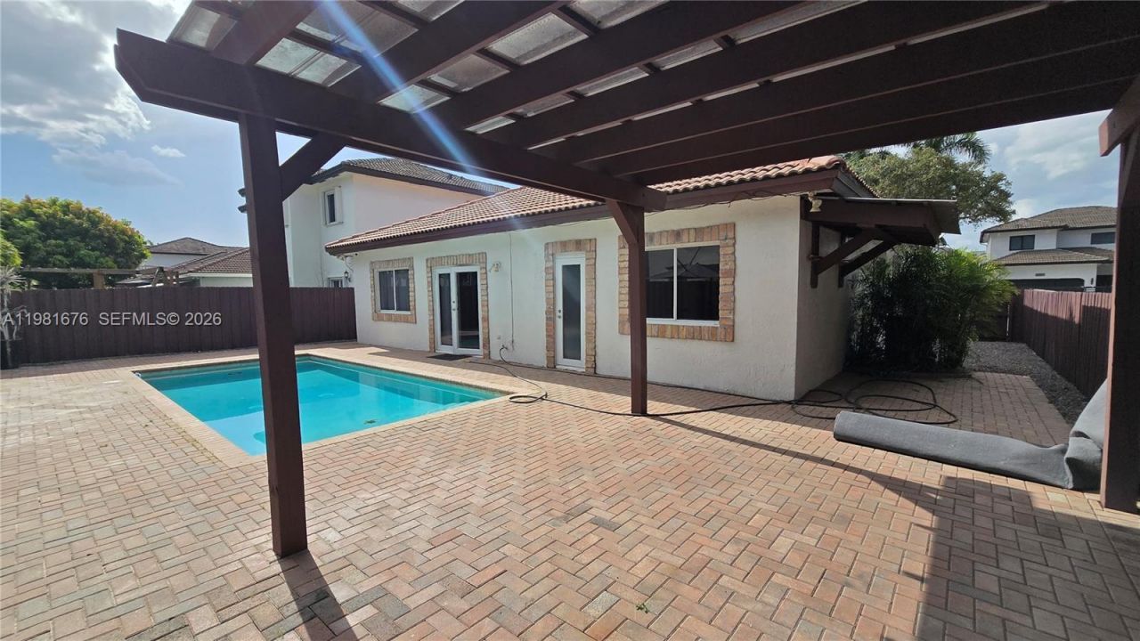 15826 SW 138th Ter, Miami, FL 33196 Photo