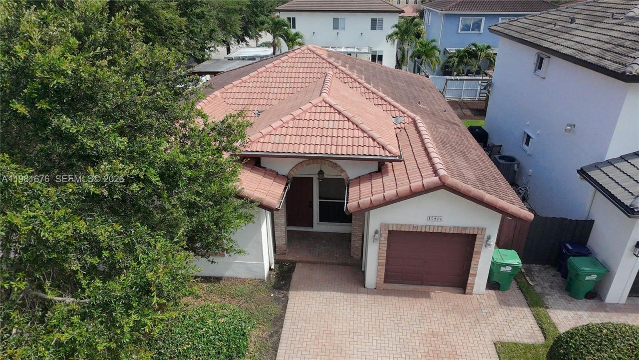 15826 SW 138th Ter, Miami, FL 33196 Photo