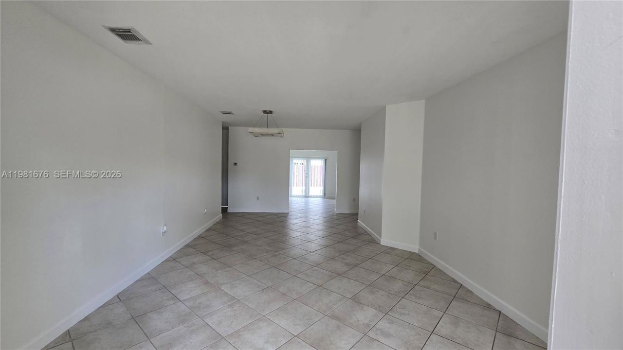 15826 SW 138th Ter, Miami, FL 33196 Photo