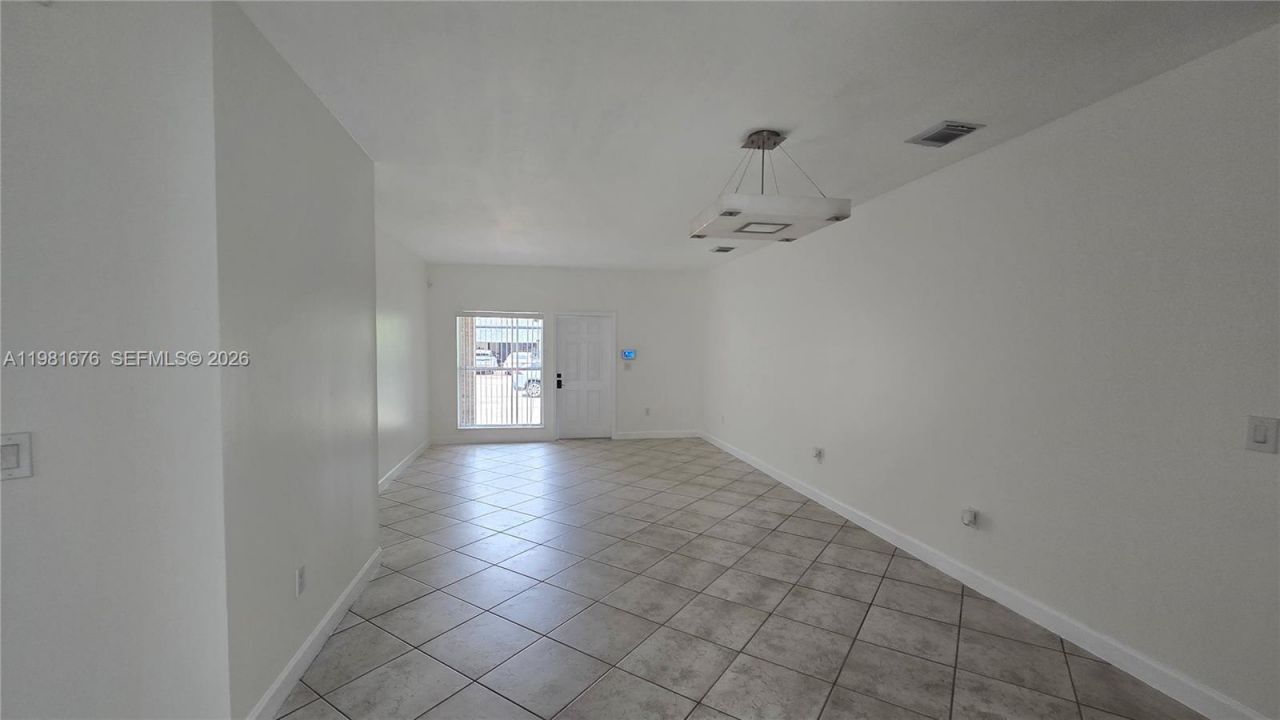 15826 SW 138th Ter, Miami, FL 33196 Photo