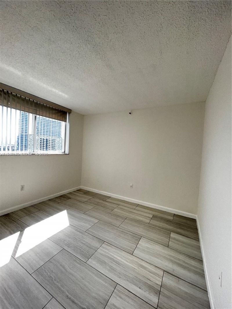 1700 NW N River Dr , Unit 909, Miami, FL 33125 Photo